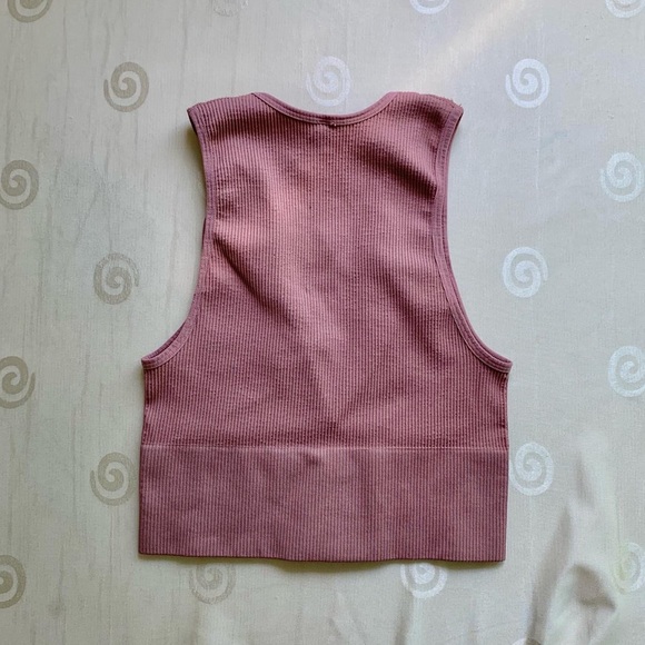 Urban outfitters out from under “hailey plunge” mauve/pink seamless tank - Picture 3 of 4